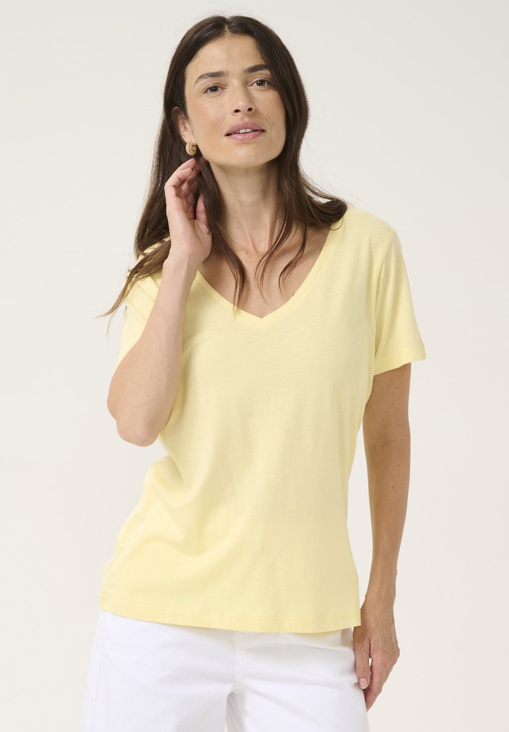 

Базовая футболка NAIA DEEP V-NECK Cream, светло-желтый