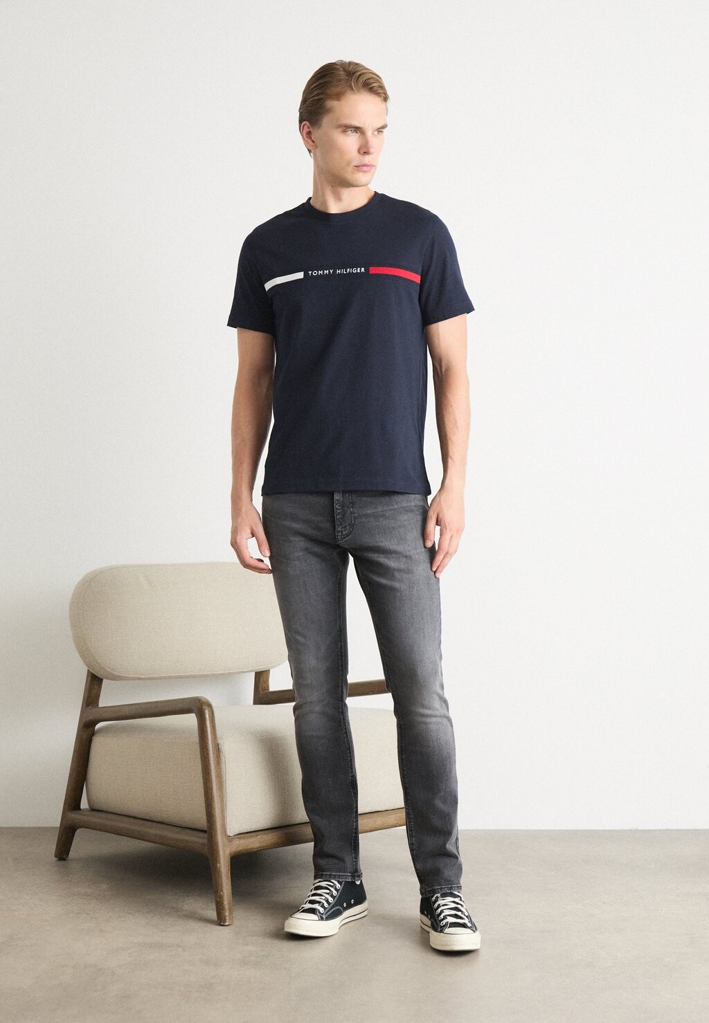 Футболки с принтом CHEST INSERT TEE Tommy Hilfiger, темно-синий — фото 4