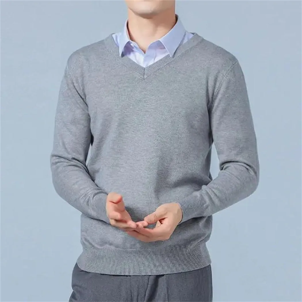 Мужской свитер V-образным вырезом Slim Fit из шерсти — фото 4