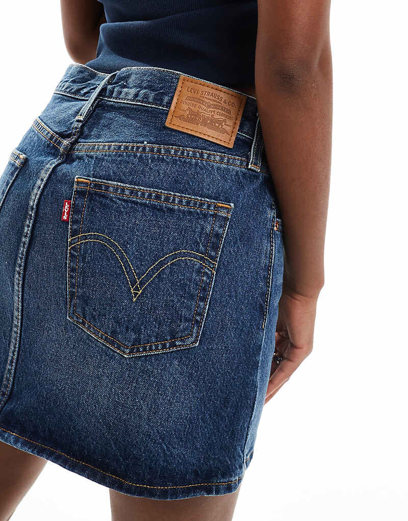 

Джинсовая юбка Levi's темно-синего цвета с логотипом бренда
