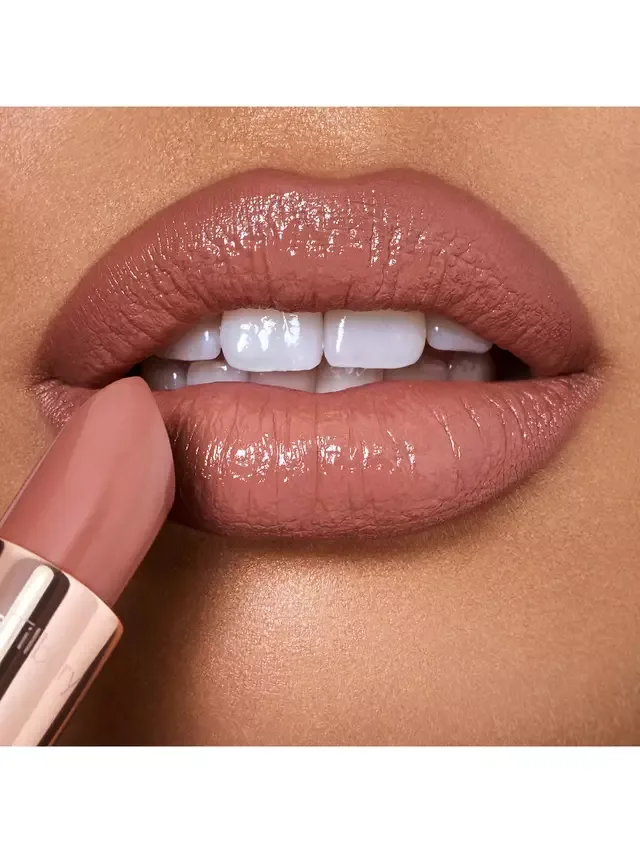 Помада Super Nudes KISSING, королева подиума Charlotte Tilbury — фото 2