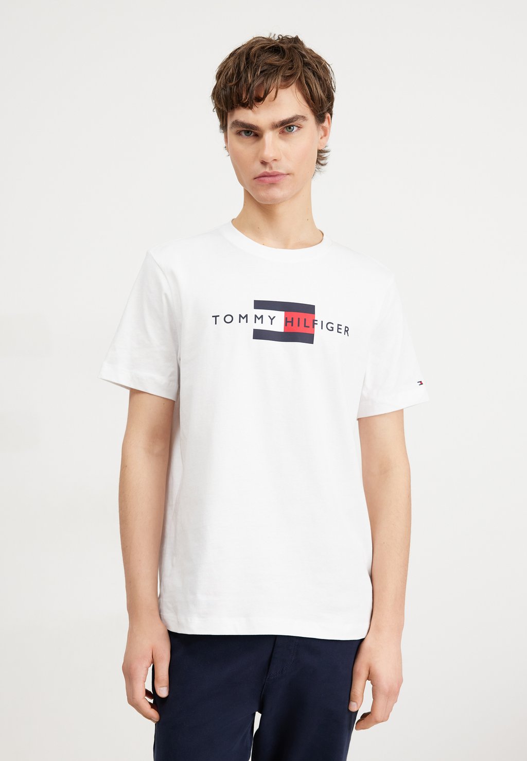 

Базовая футболка Flag Tee Tommy Hilfiger, белый