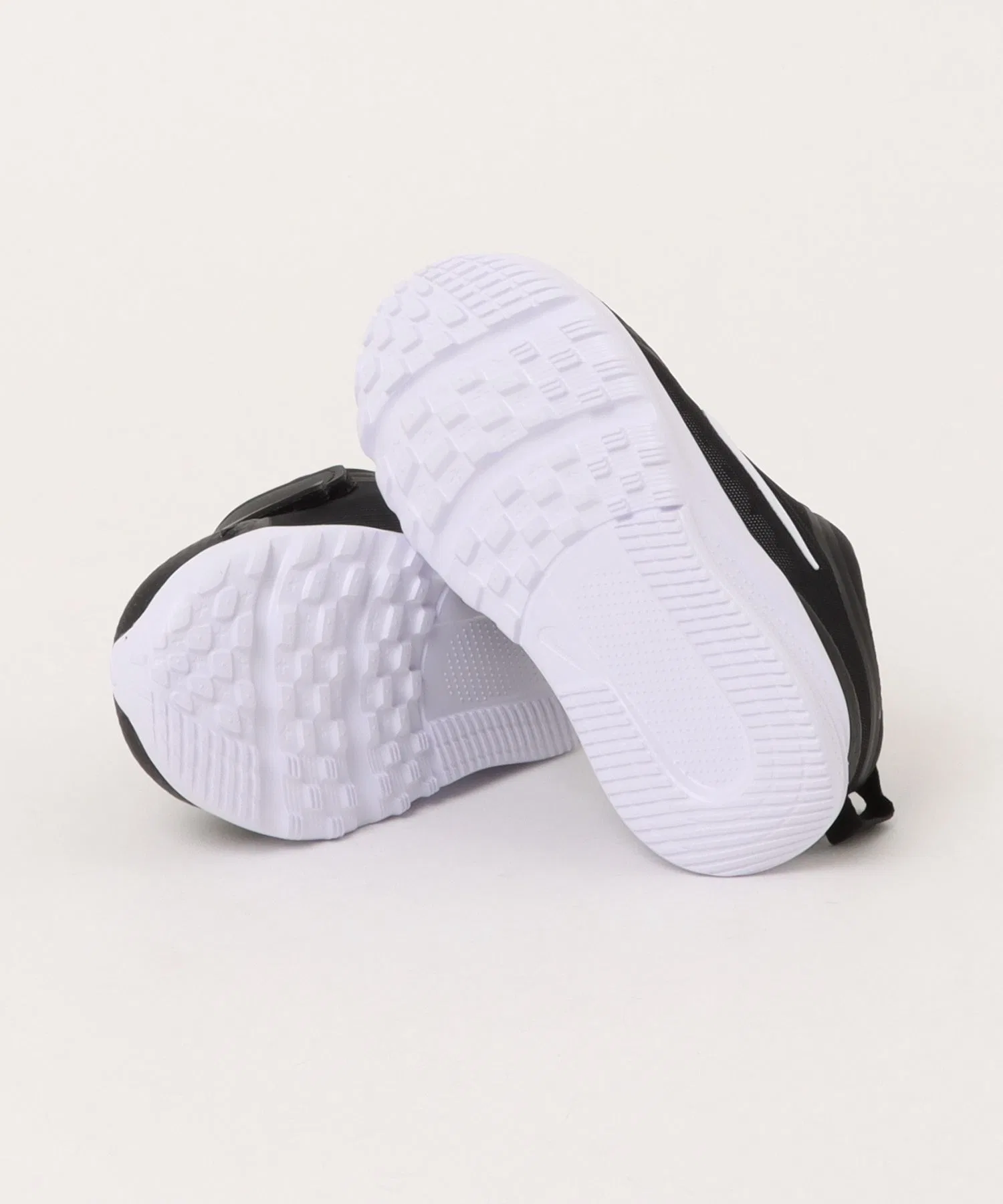 Детские кроссовки NIKE Star Runner 5 чёрно-белые — фото 3