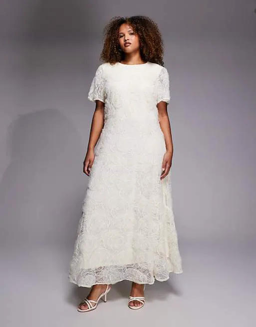 

Кремовое кружевное платье средней длины Forever New Curve Bridal