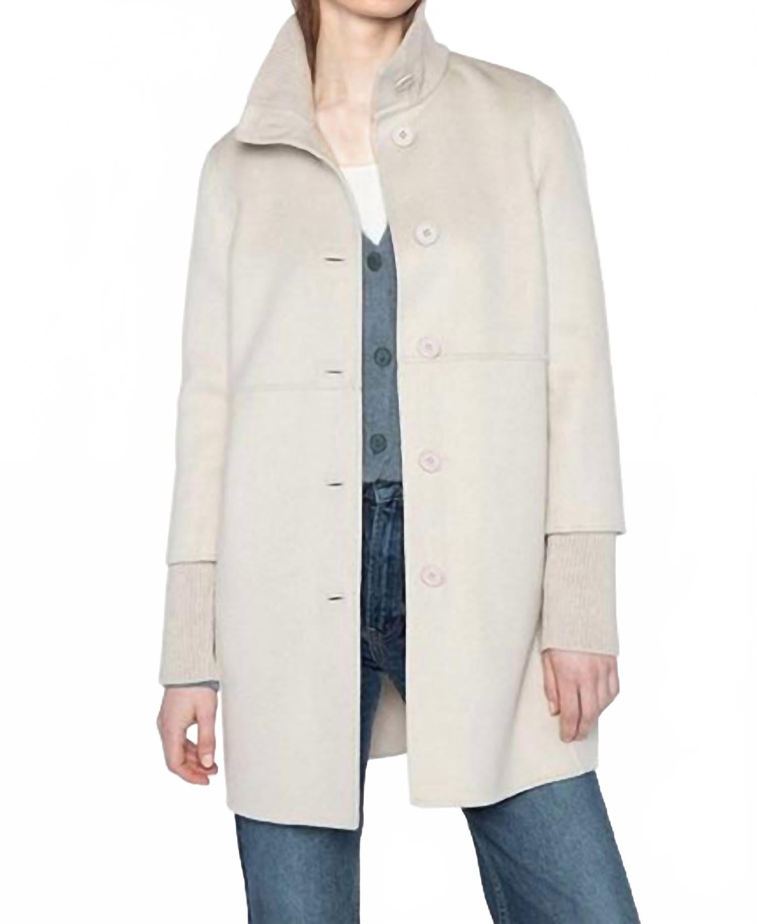 

Kinross Пальто с трикотажной отделкой и пуговицами спереди, цвет таупе