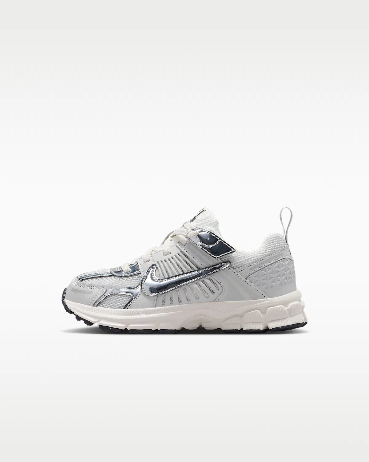 Детские кроссовки со светоотражающими элементами Nike Vomero 5, Photon Dust/Gridiron/Sail/Chrome