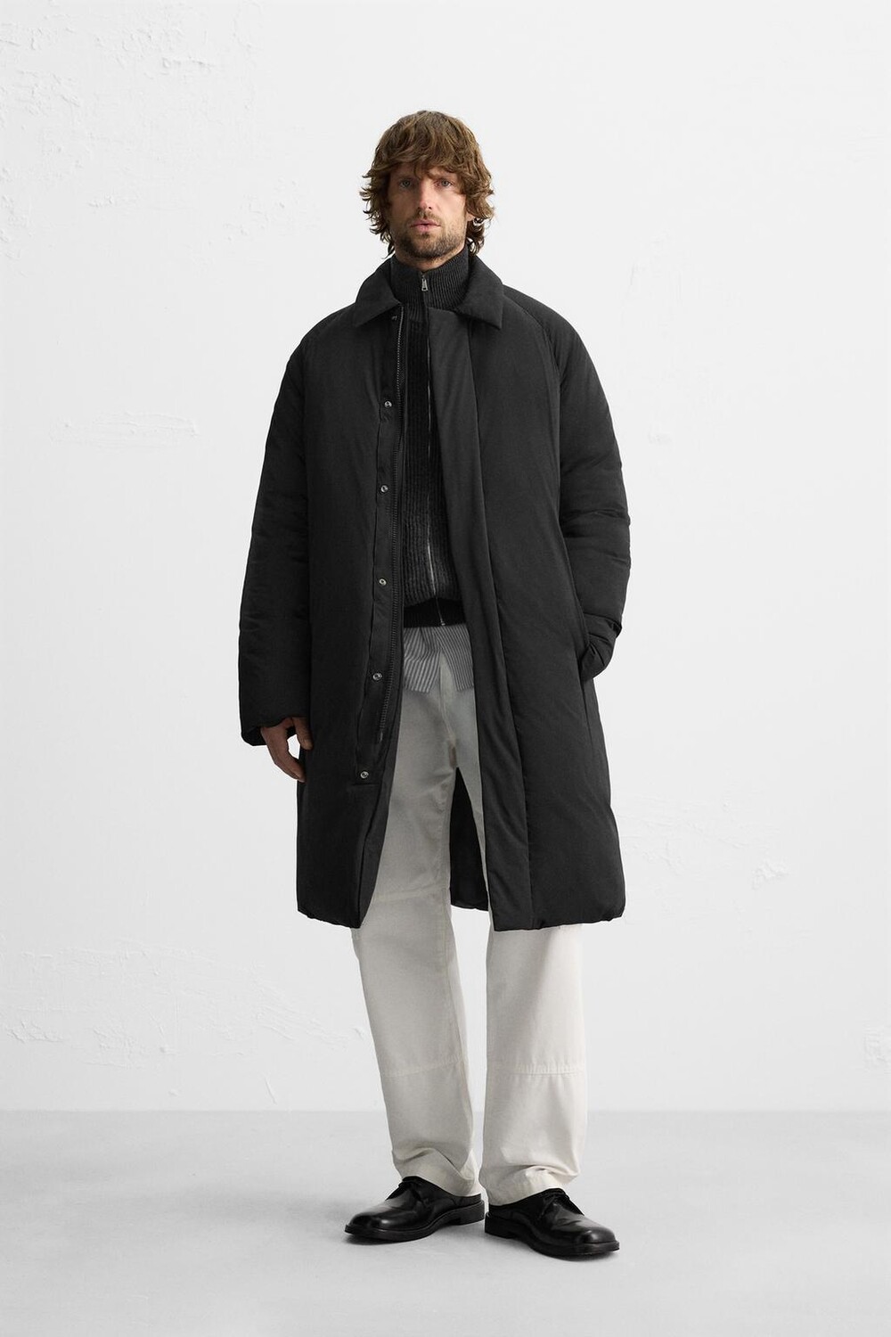 

Стеганое техническое пальто ZARA, черный