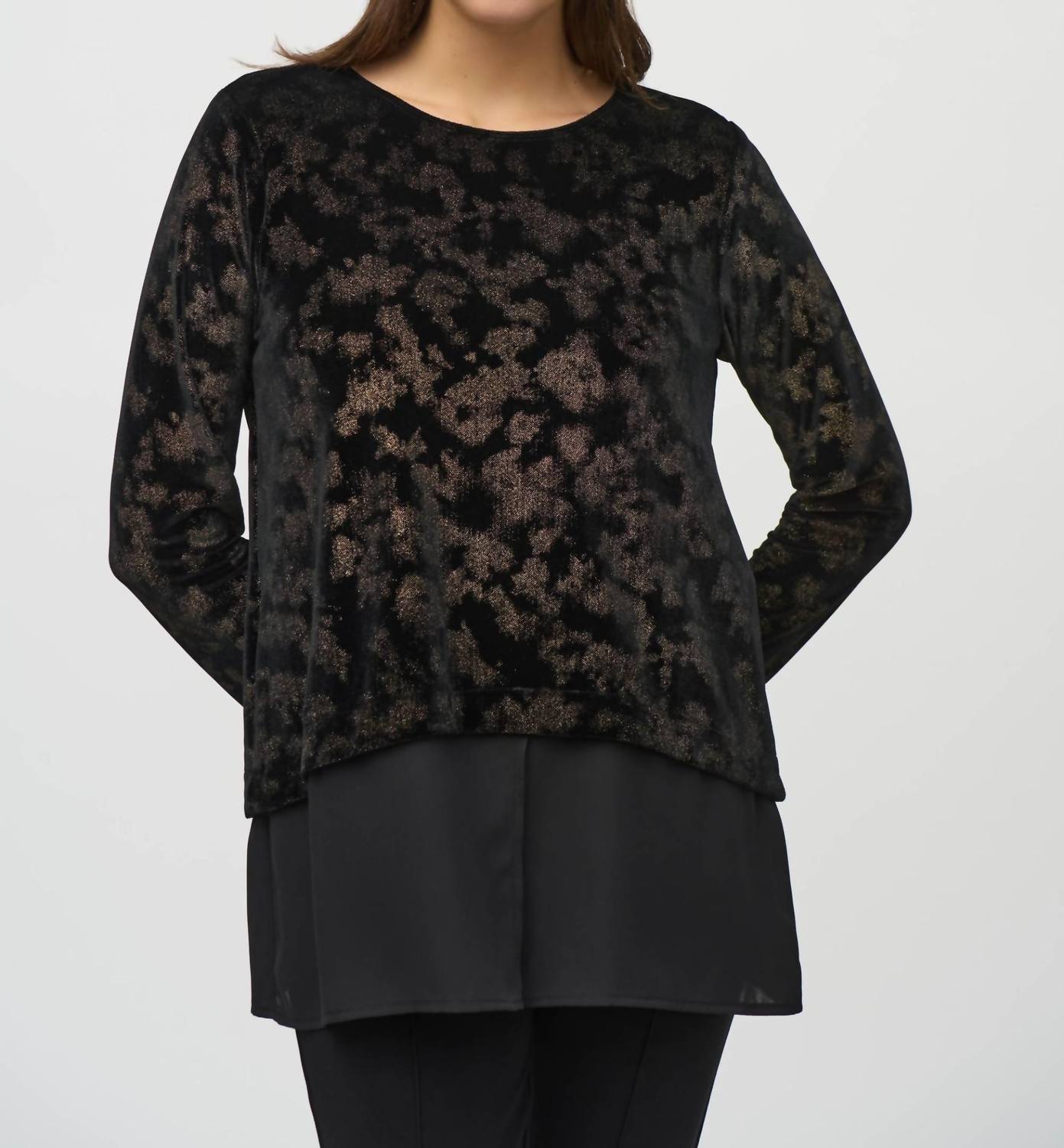 

Черно-золотая блузка с длинными рукавами из бархата с фольгированным принтом Joseph Ribkoff