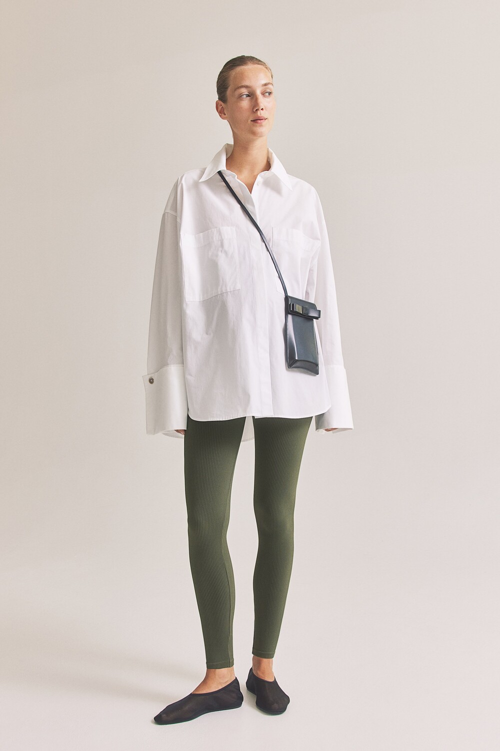 

Бесшовные леггинсы в рубчик Mom H&M, хаки