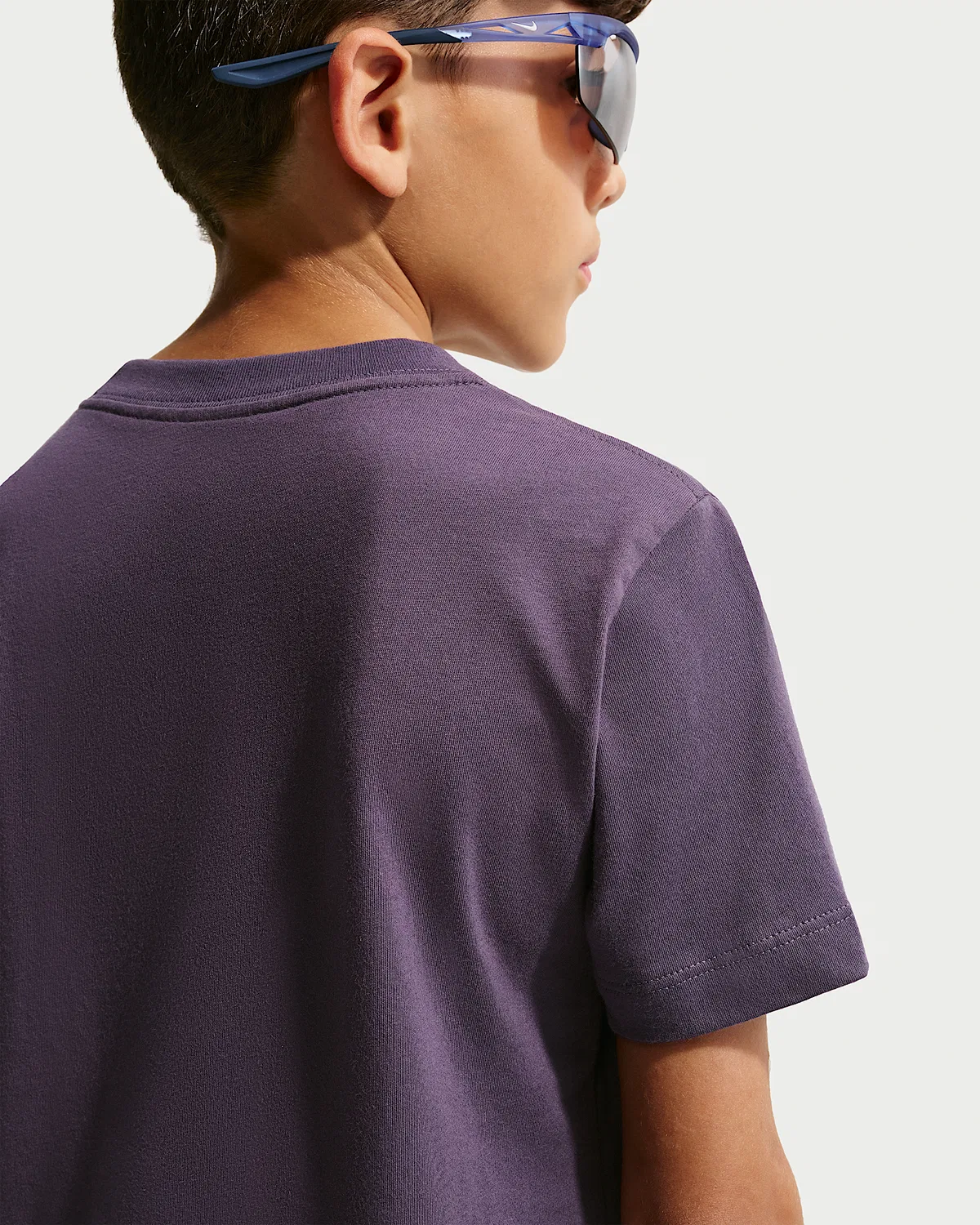 Детская футболка Nike Sportswear, Dark Raisin — фото 2