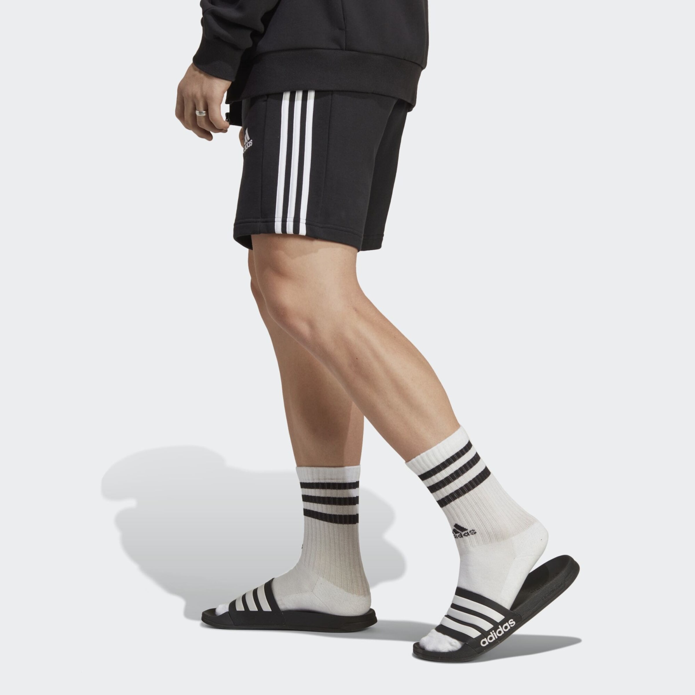 Adidas Sportswear Шорты для тренировок Regular 'Essentials' в черном цвете — фото 3