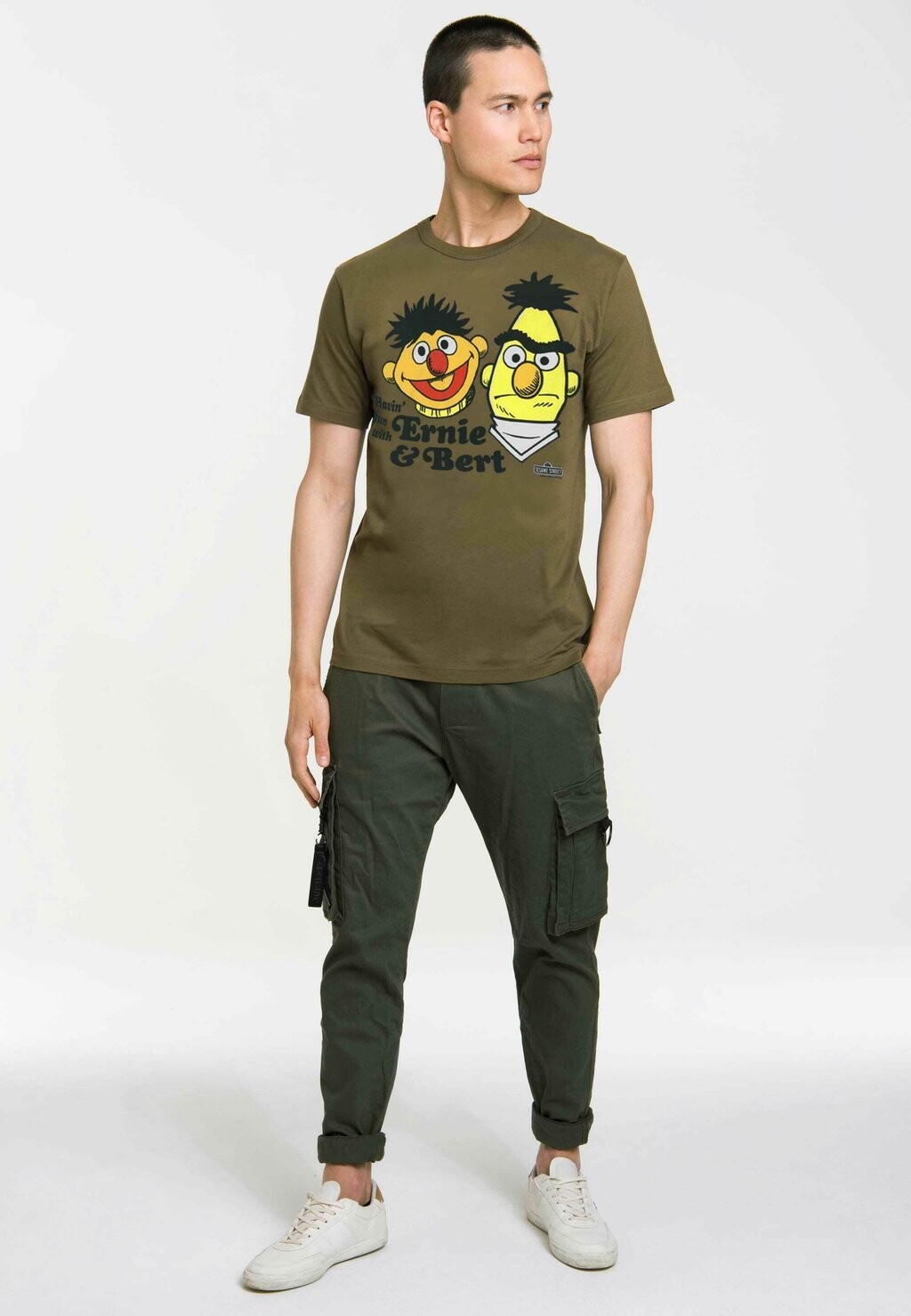 

Футболка с принтом LOGOSHIRT, оливковый