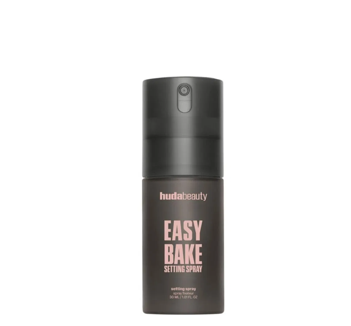 Фиксирующий спрей для макияжа Easy Bake Setting Spray от Huda Beauty Huda