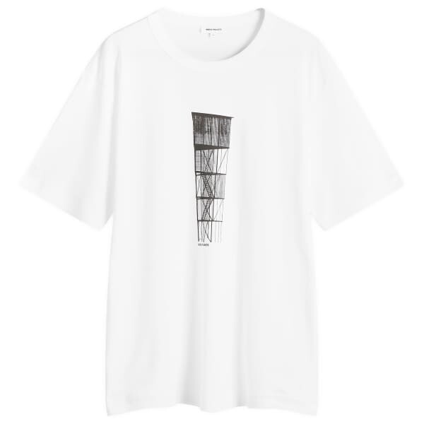 

Футболка с принтом башни Хольгера Norse Projects, белый