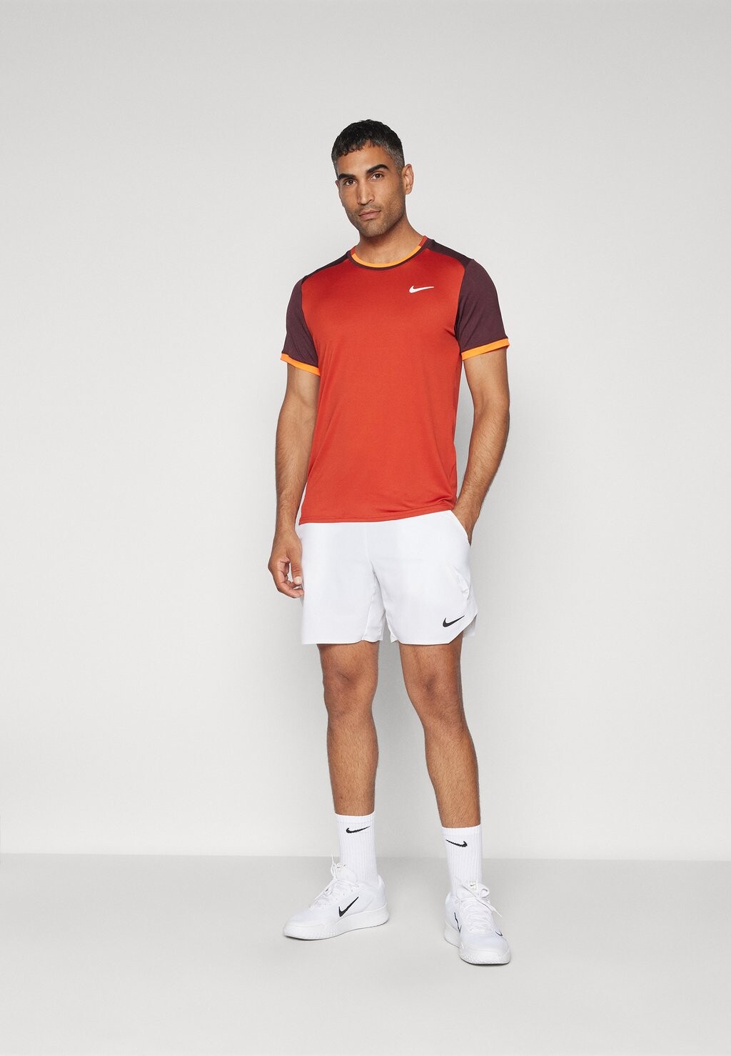 

Спортивная футболка Nike, красный