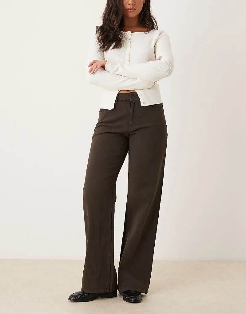 

Джинсы Gina Tricot с низкой талией и широкими штанинами коричневого цвета