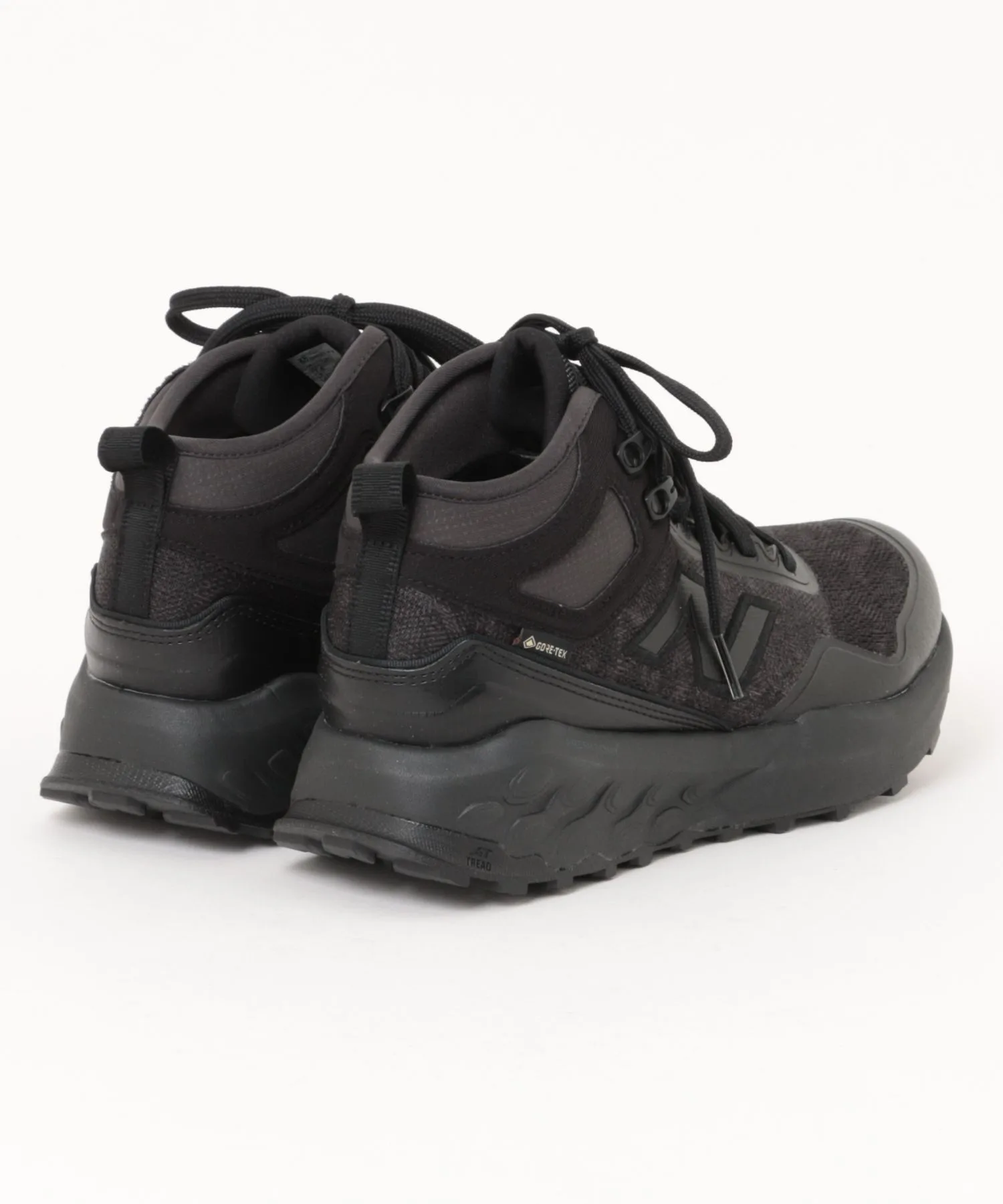 Мужские кроссовки для хайкинга New Balance MTGMG чёрные — фото 2
