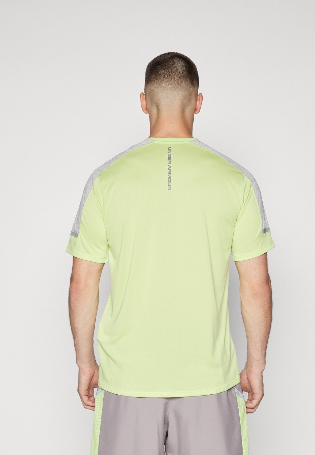 

Принт на футболке TECH UTILITY Under Armour, светло-зеленый