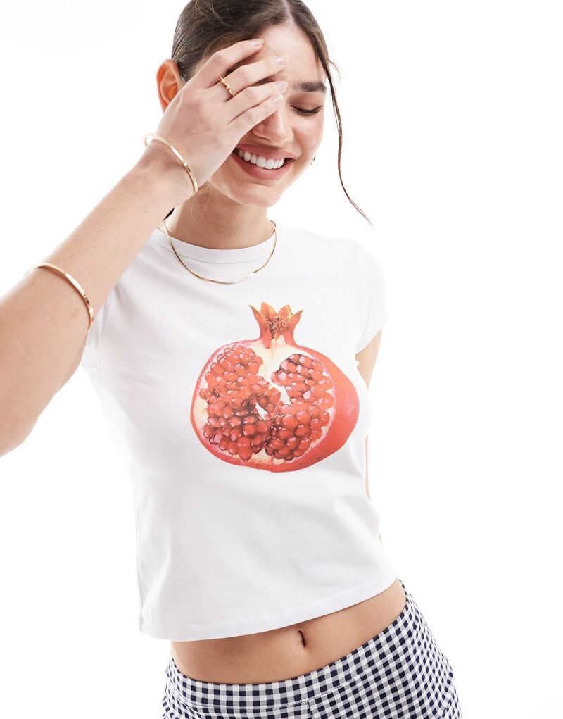 

Белая футболка с изображением граната ASOS DESIGN