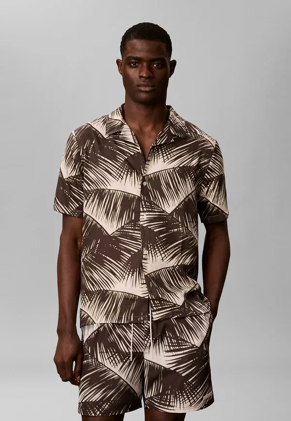 Пляжная рубашка Calvin Klein Swimwear, принт «Adventure Palm», цвет овсяный