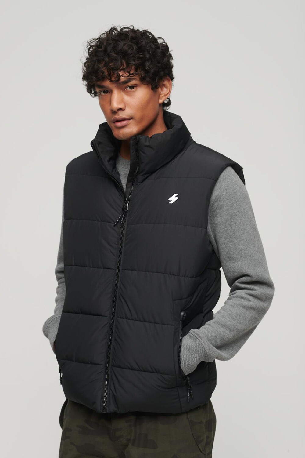 

Спортивная утепленная майка Superdry, черный