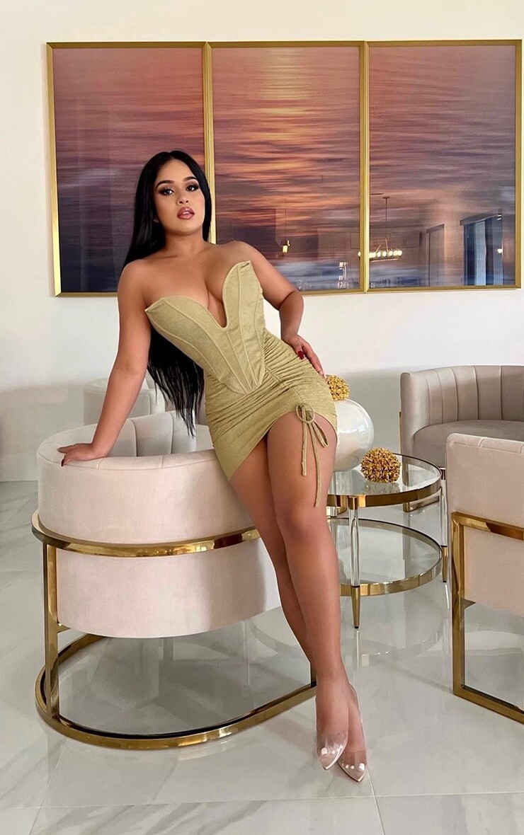 

PrettyLittleThing Форма Оливковая текстурированная облегающая юбка со сборками по бокам