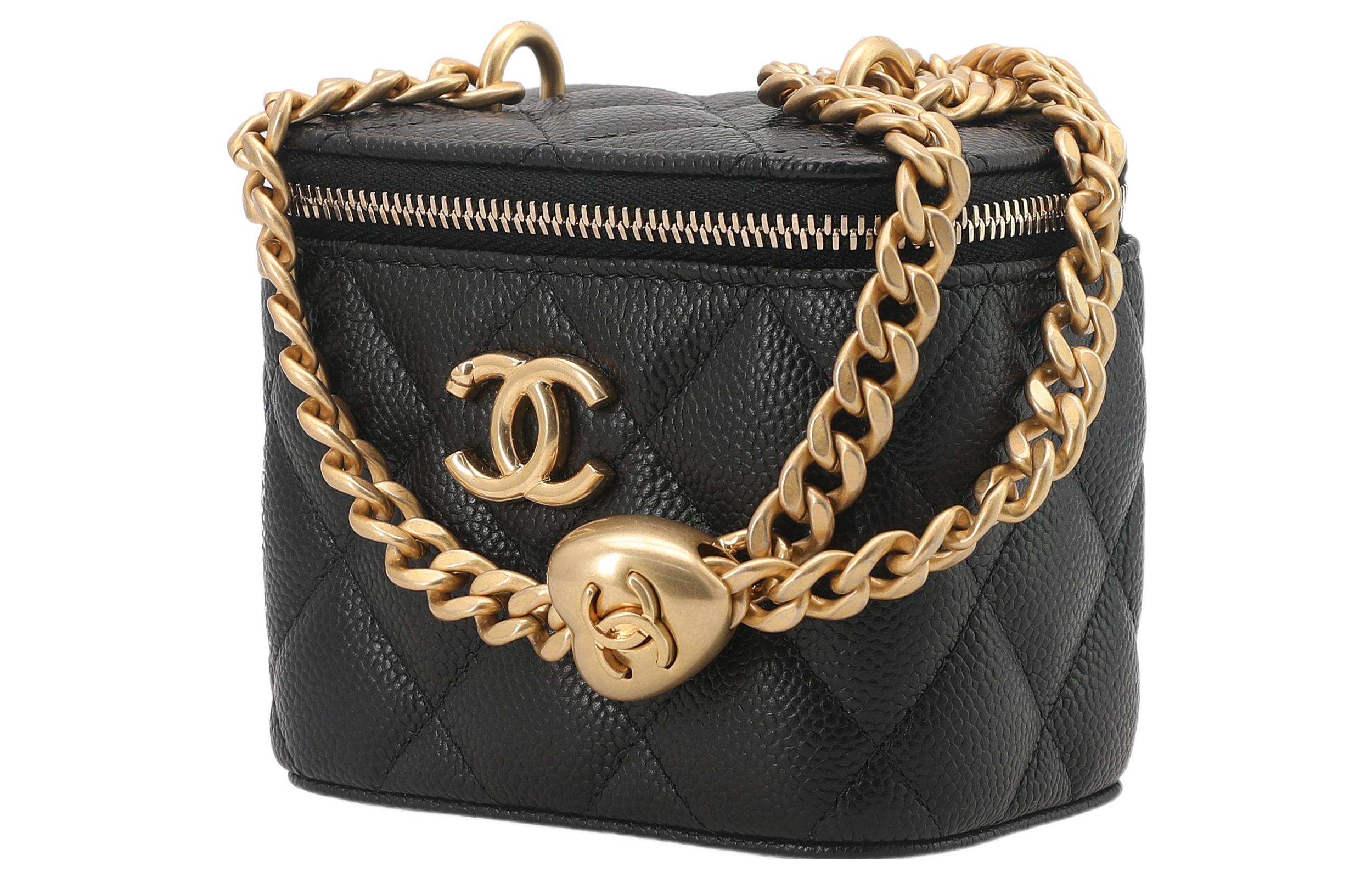 CHANEL Квадратная сумка через плечо из зернистой телячьей кожи с золотым глобусом в виде сердца — фото 4