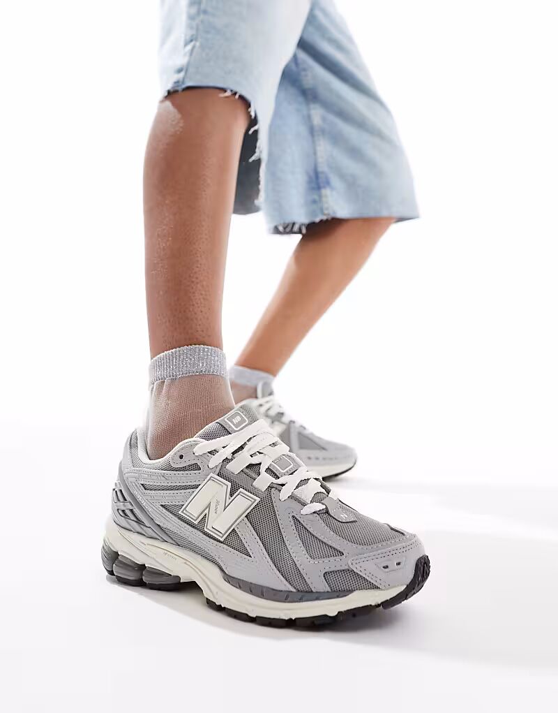 

Кроссовки New Balance 1906r серого цвета