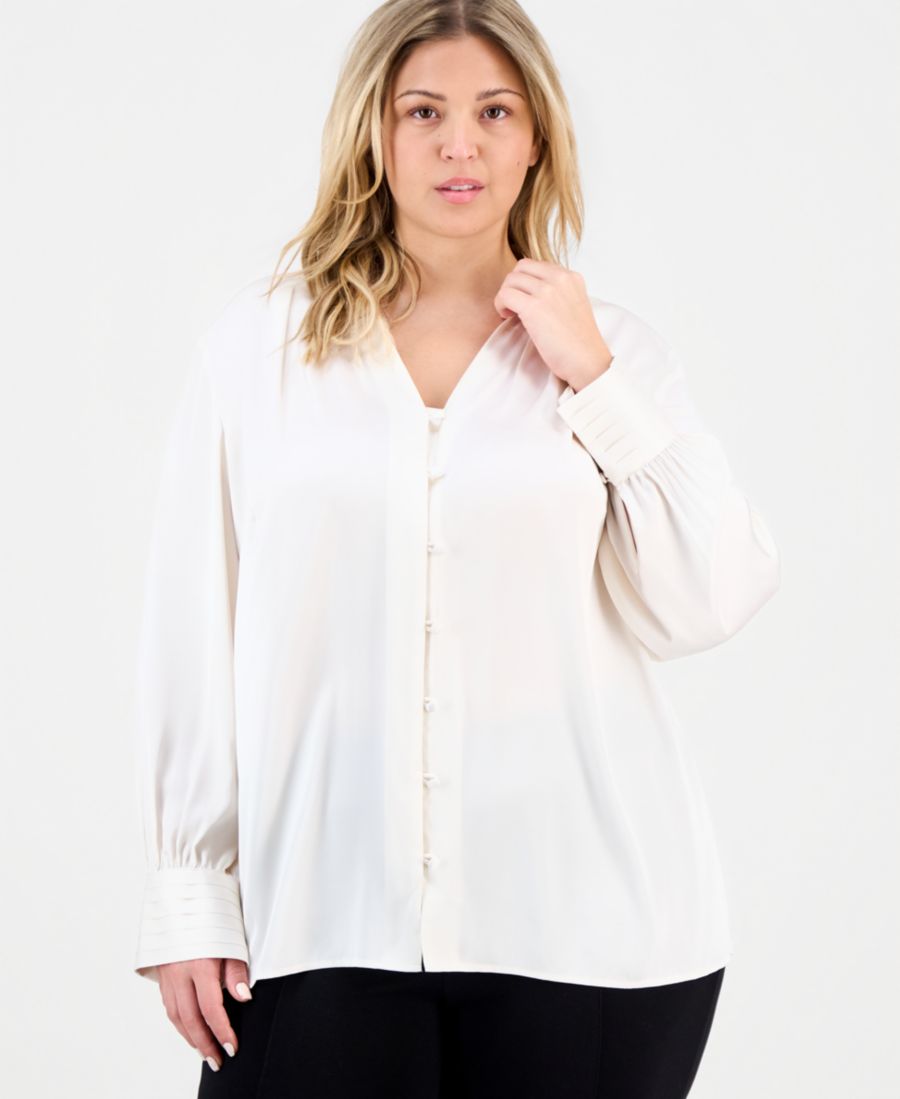 

Блузка большого размера из матового атласа с V-образным вырезом и плиссированными манжетами Anne Klein, White Dove