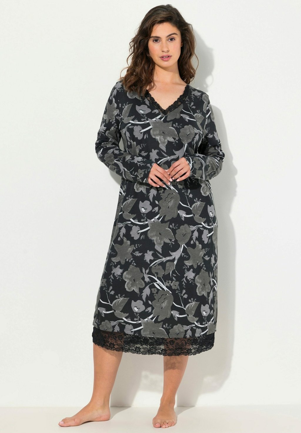 

Ночная рубашка FLORAL LONG SLEEVE Ulla Popken, черный