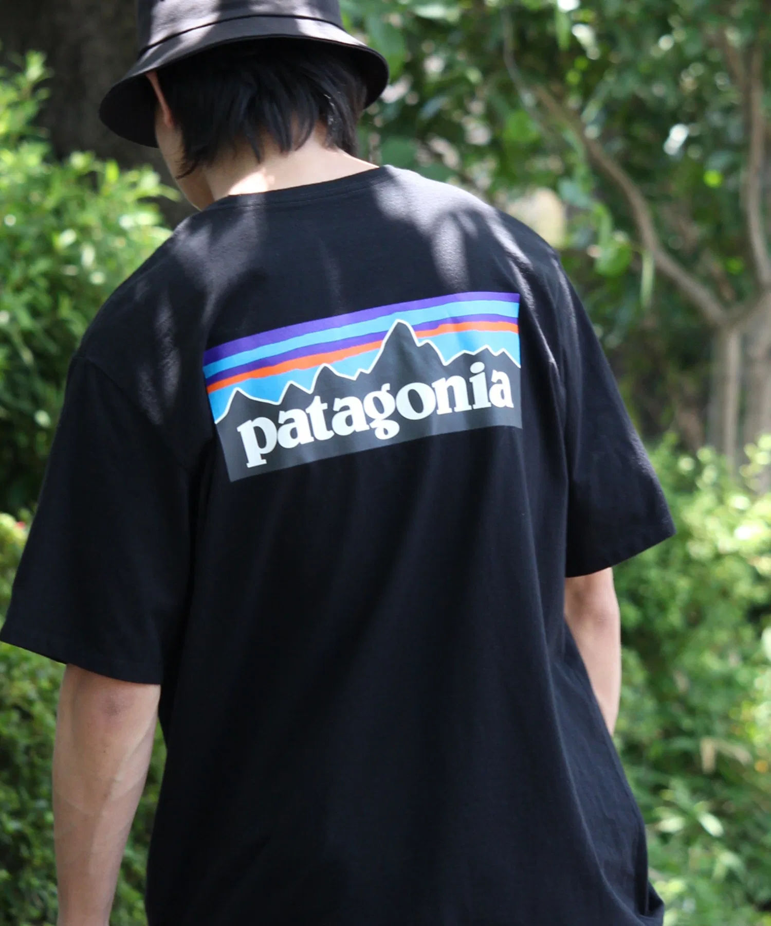 Унисекс футболка P-6 Logo Patagonia с логотипом тёмно-синяя — фото 2