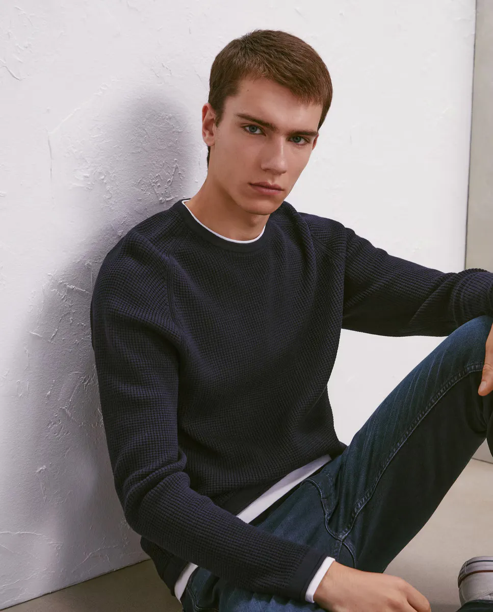 

Мужской свитер со структурой Easy Wear, темно-синий