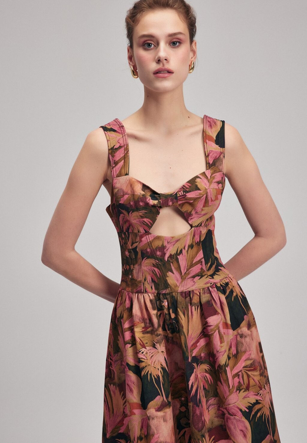 

Повседневное платье GATHERED WITH BOW DETAIL adL, хаки
