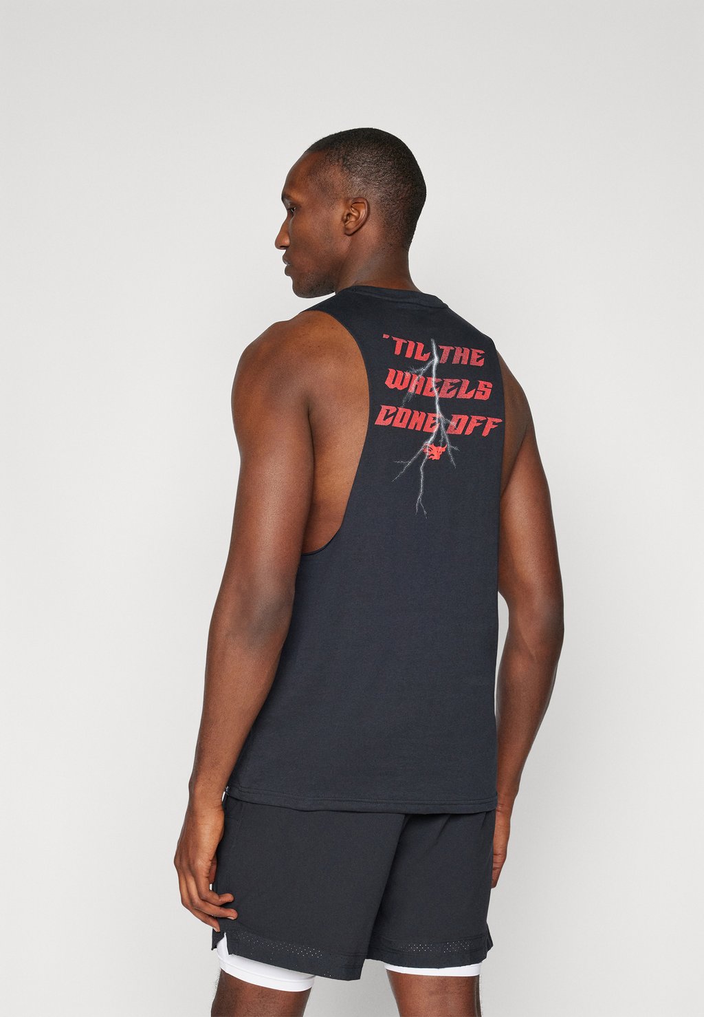 

Топ TANK Under Armour, черный