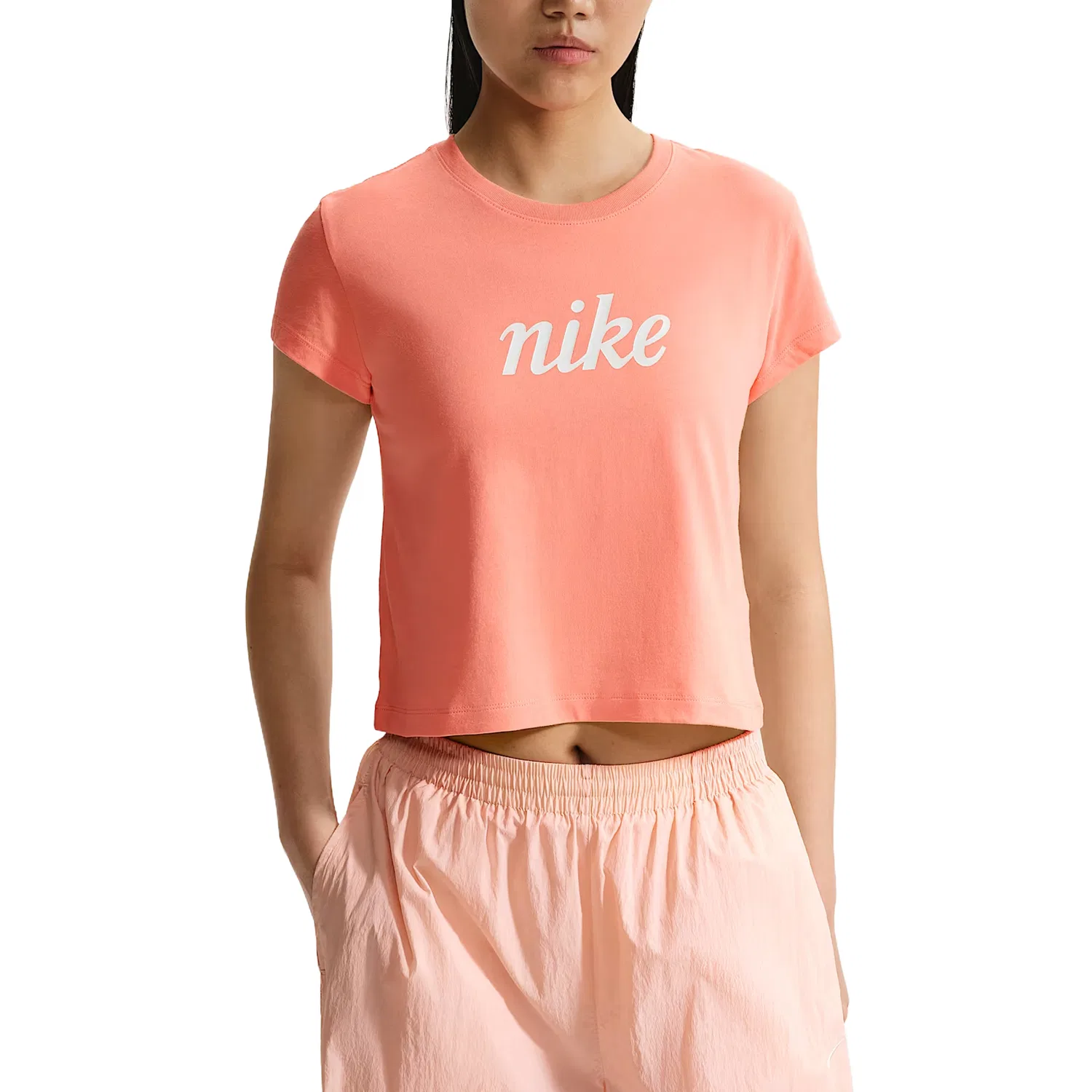 Футболка Sportswear Club Regular женская Nike, Ecstatic Deep Red/Sail White