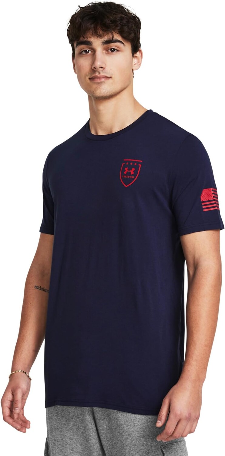 

Футболка Under Armour Freedom Graphic T-Shirt, цвет Midnight Navy/Red