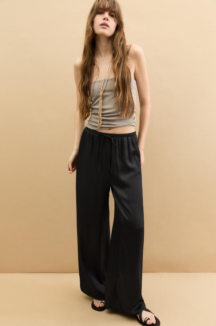 

Атласные джоггеры Pull And Bear, черный