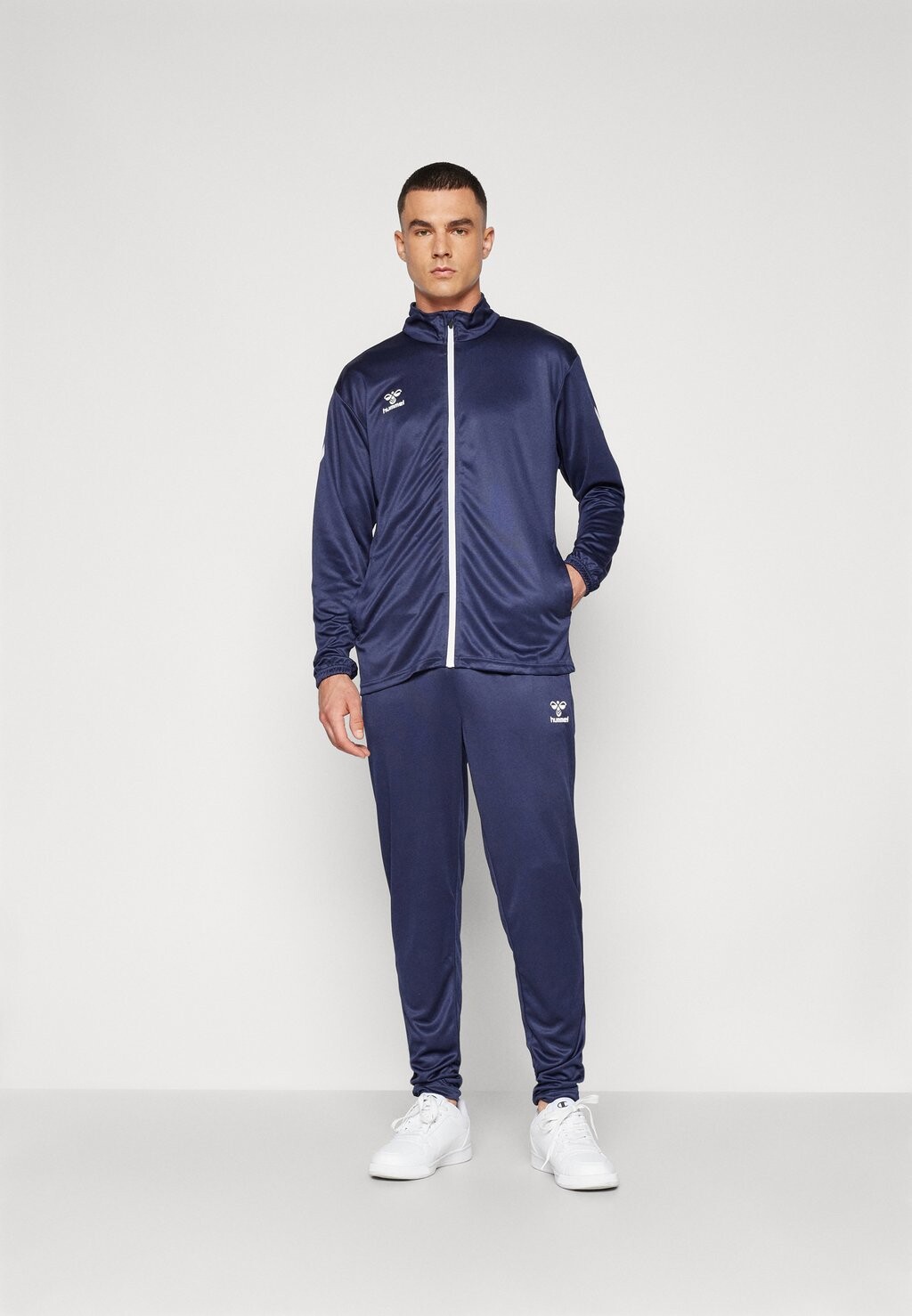 

Спортивный костюм LOGO Hummel, темно-синий