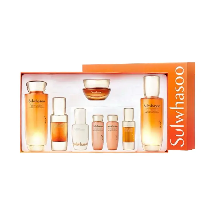 

Набор для ухода за кожей с женьшенем: тоник, эмульсия и эссенция, подтягивающий и увлажняющий, 8 предметов Sulwhasoo