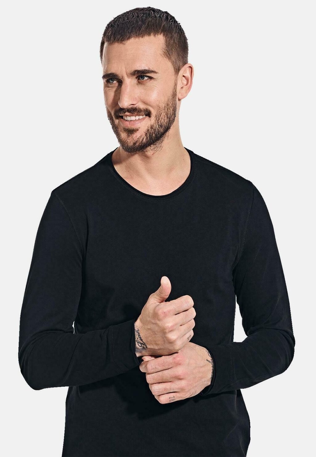 

Топ с длинными рукавами MY FAVORITE Emilio Adani, черный