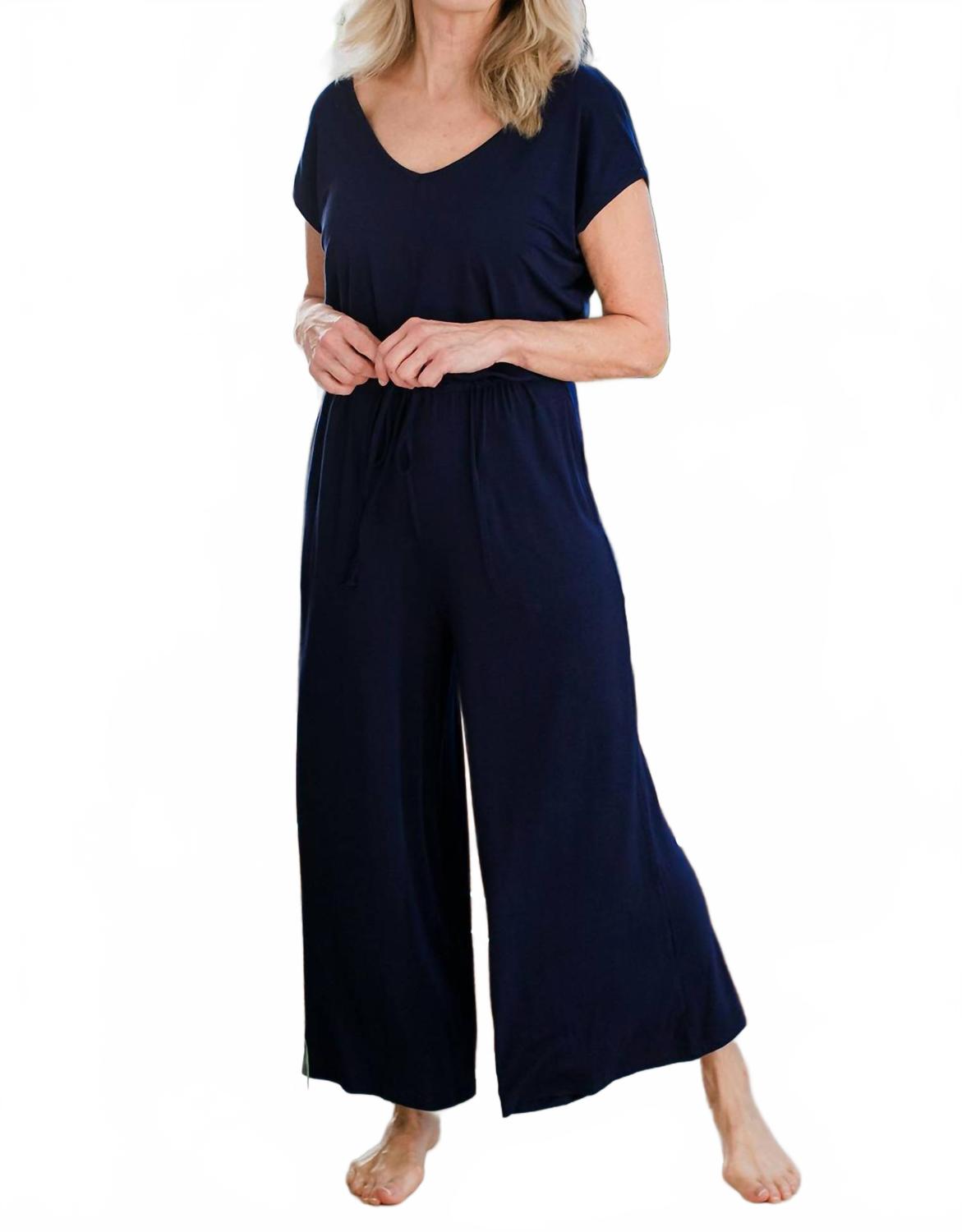 

Киова V-образный вырез бамбуковый комбинезон в темно-синем Yala