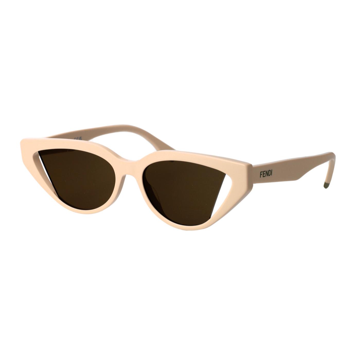 

FENDI Кошачий глаз солнцезащитные очки Frame, Beige