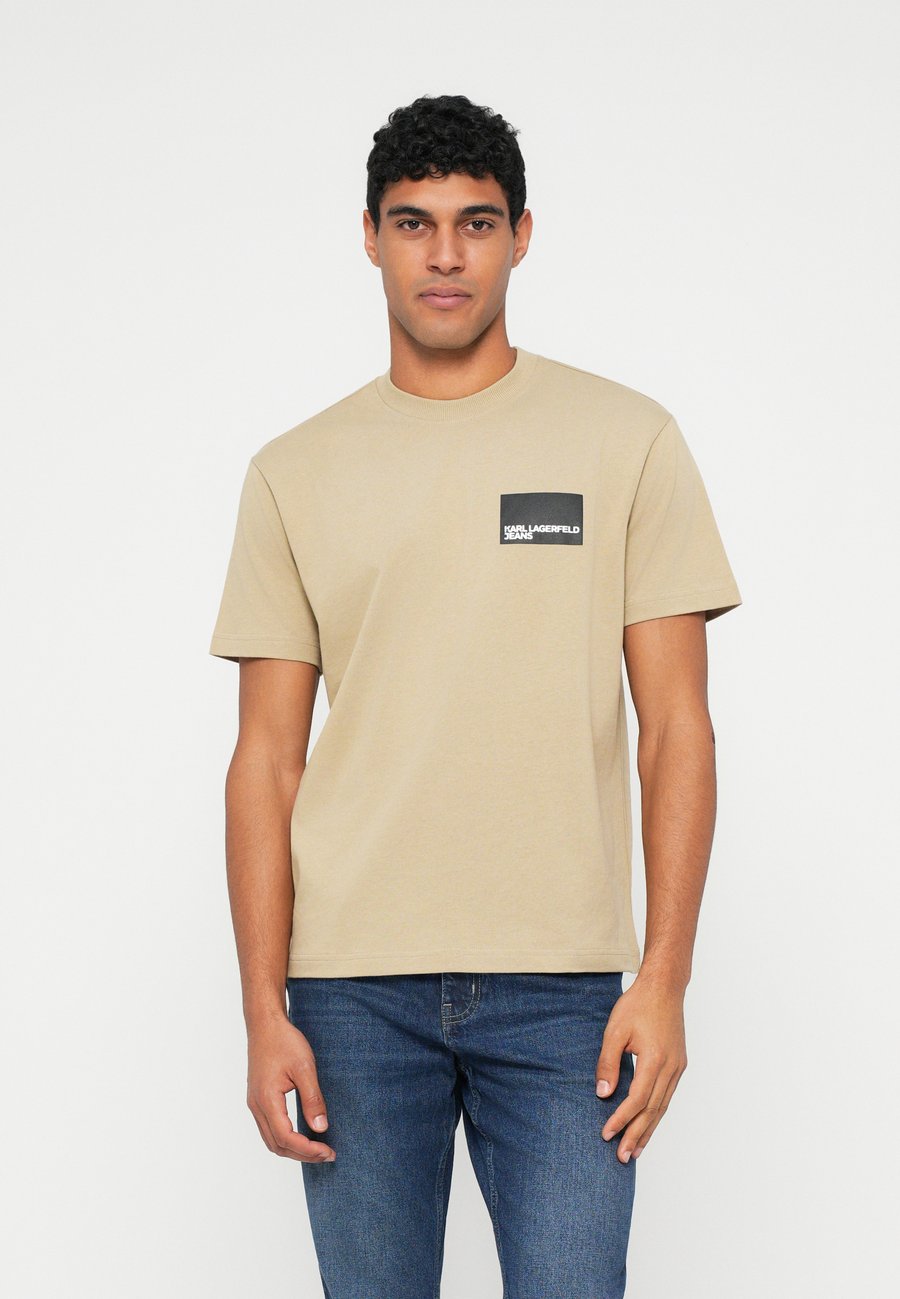 

Футболка Karl Lagerfeld Jeans BOX LOGO TEE, Twill/Taupe, Коричневый, Футболка Karl Lagerfeld Jeans BOX LOGO TEE, Twill/Taupe