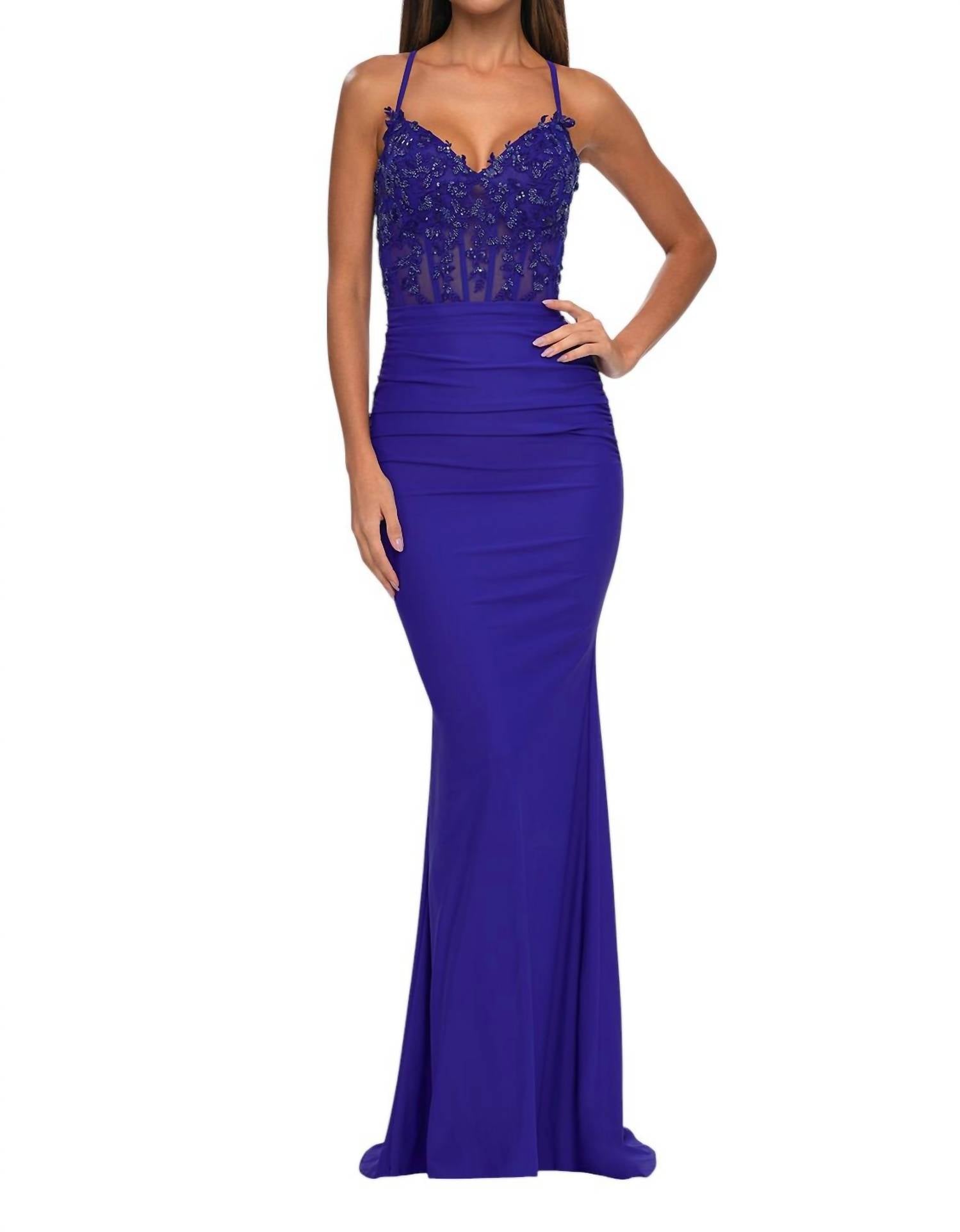 

Прозовое платье для выпускного с ажурным корсажем в королевском синем цвете La Femme