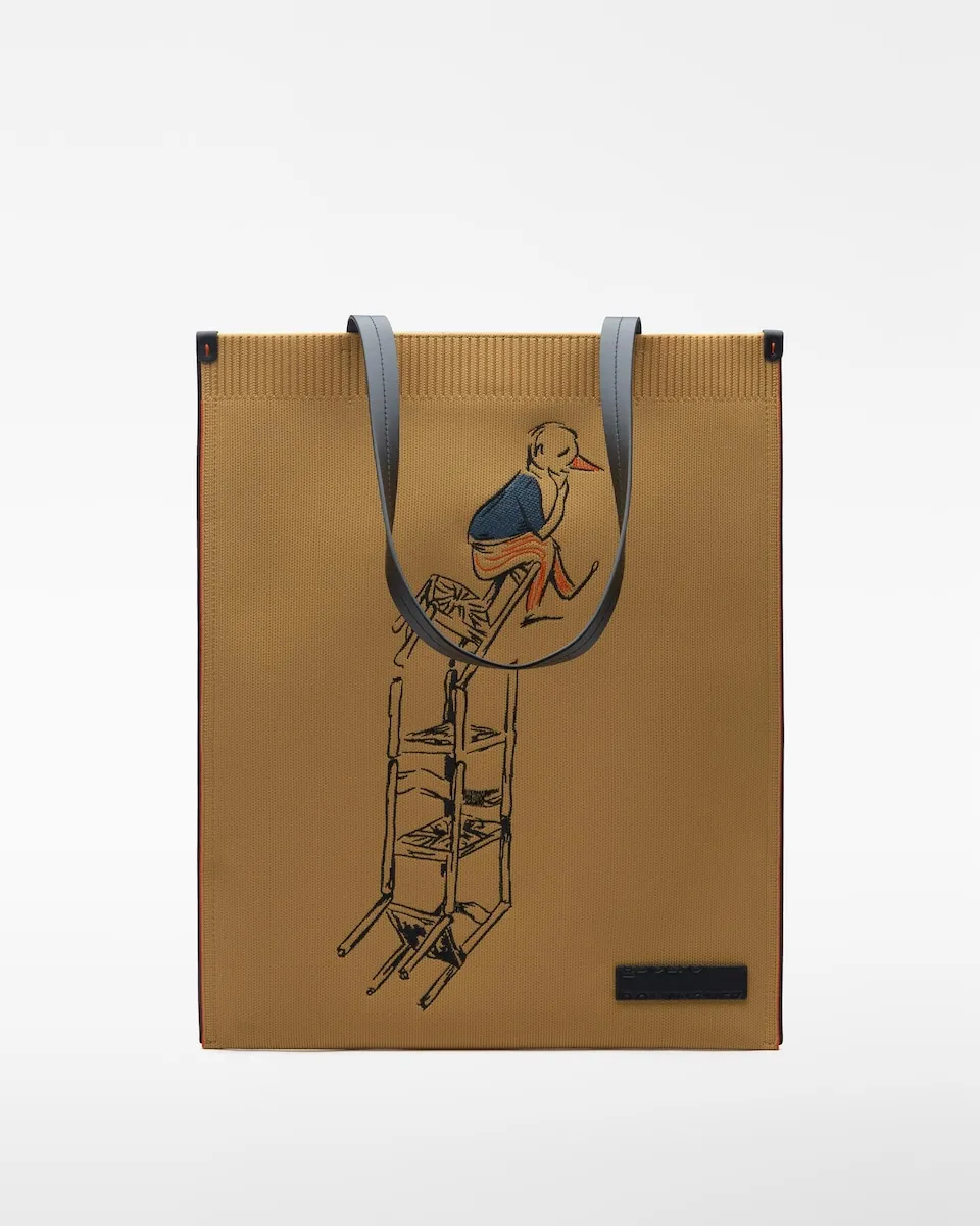 

Женская вертикальная сумка-шоппер с вышивкой Adolfo Dominguez, черный