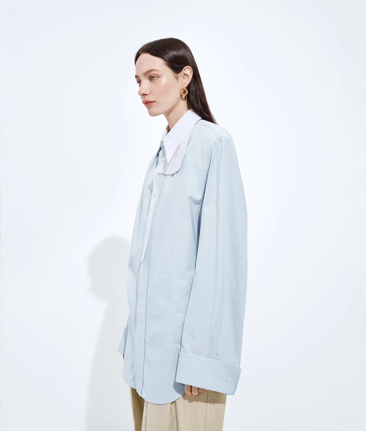 Рубашка из хлопкового оксфорда с поясом BOTTEGA VENETA, голубой — фото 2