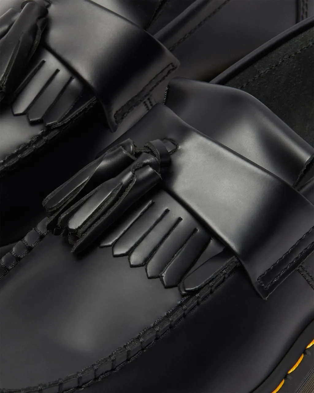 Dr. Martens Adrian Желтые кожаные лоферы с кисточками, цвет Black — Smooth Leather — фото 3