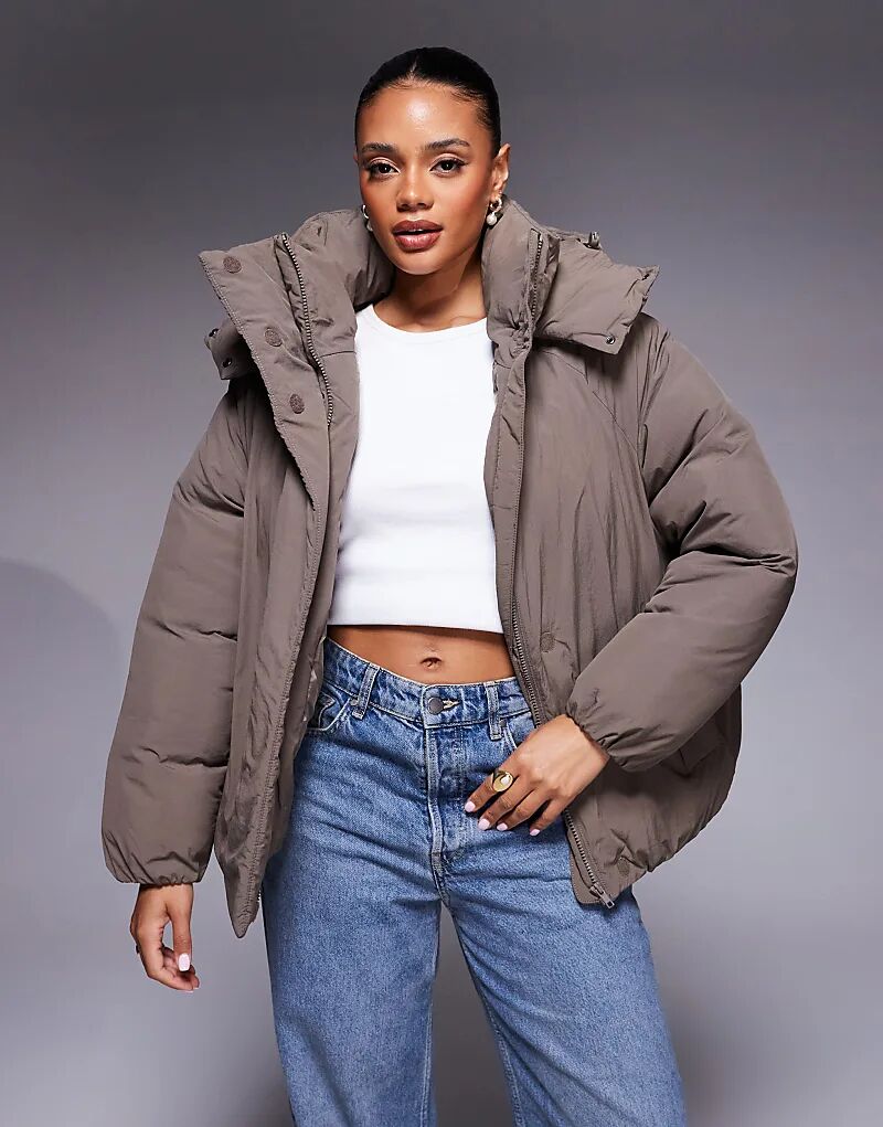 

Пуховик ASOS DESIGN Cloud с объемным капюшоном цвета мокко