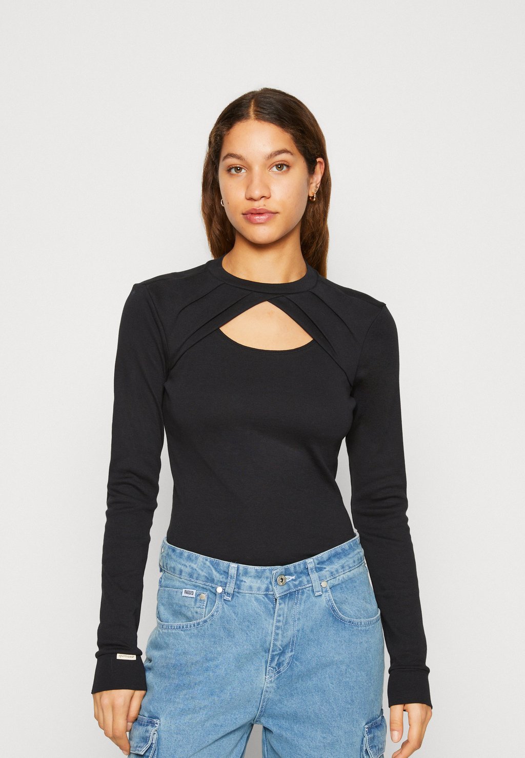 

Топ с длинными рукавами CUT OUT Nike Sportswear, черный