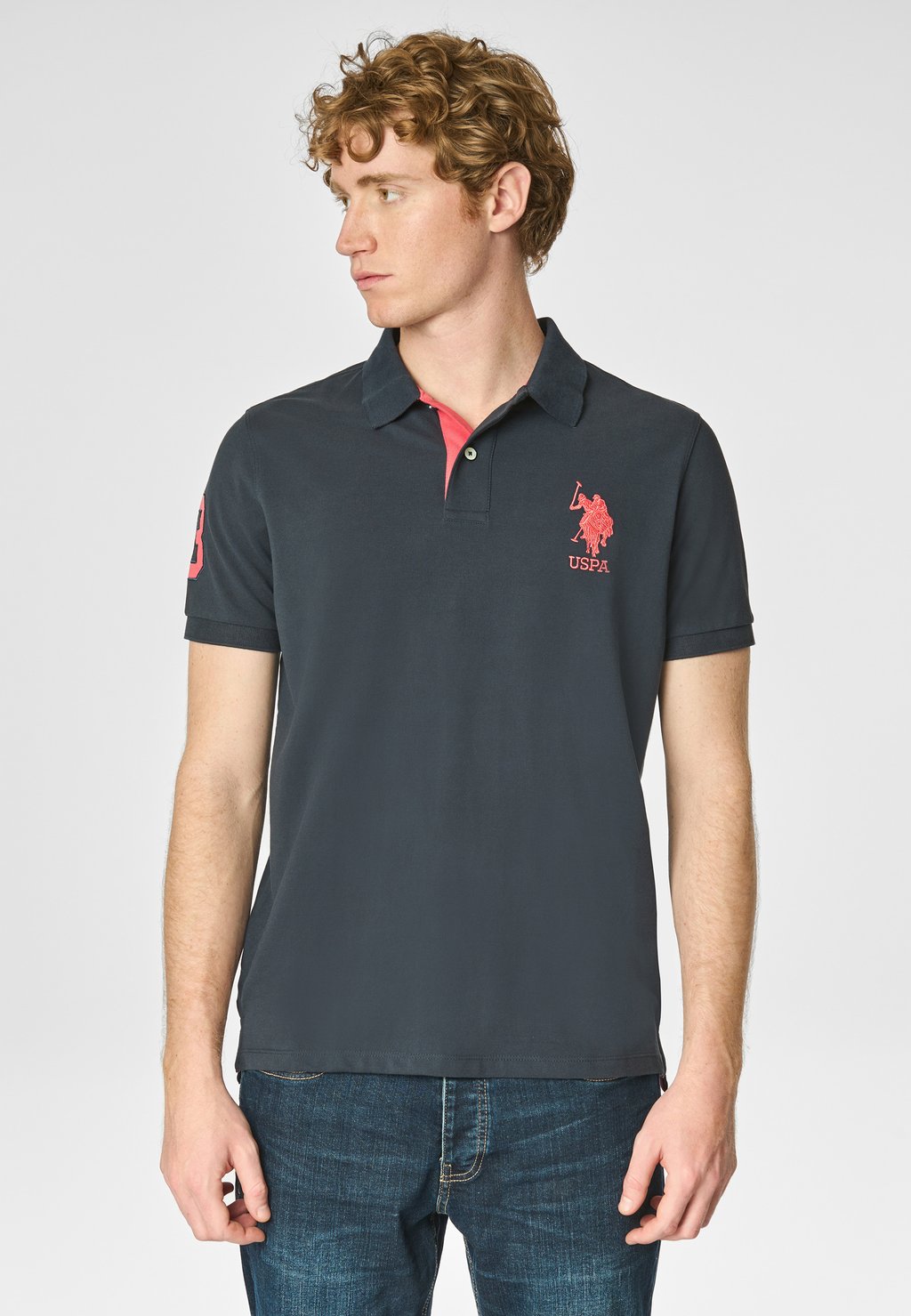 

Рубашка поло A MANICHE CORTE CON LOGO E NUMERO U.S. Polo Assn., синий
